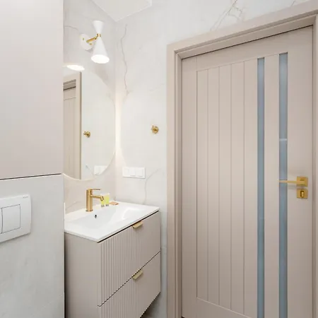 Apartamento Kalwaryjska Elegant By Bookinghost Cracovia