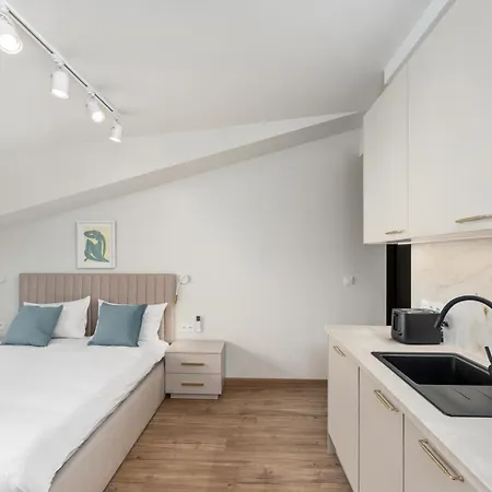 Kalwaryjska Elegant By Bookinghost *