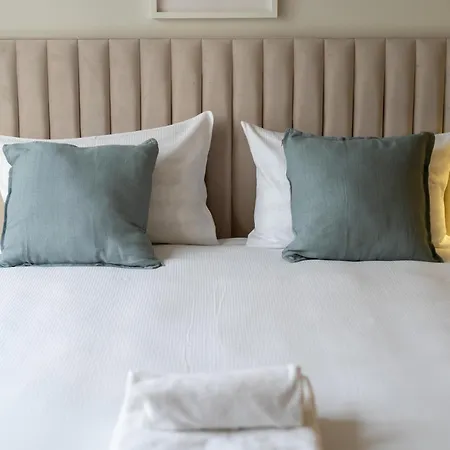 아파트 Kalwaryjska Elegant By Bookinghost